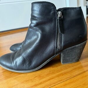 Frye Judith Double Zip Bootie size 8